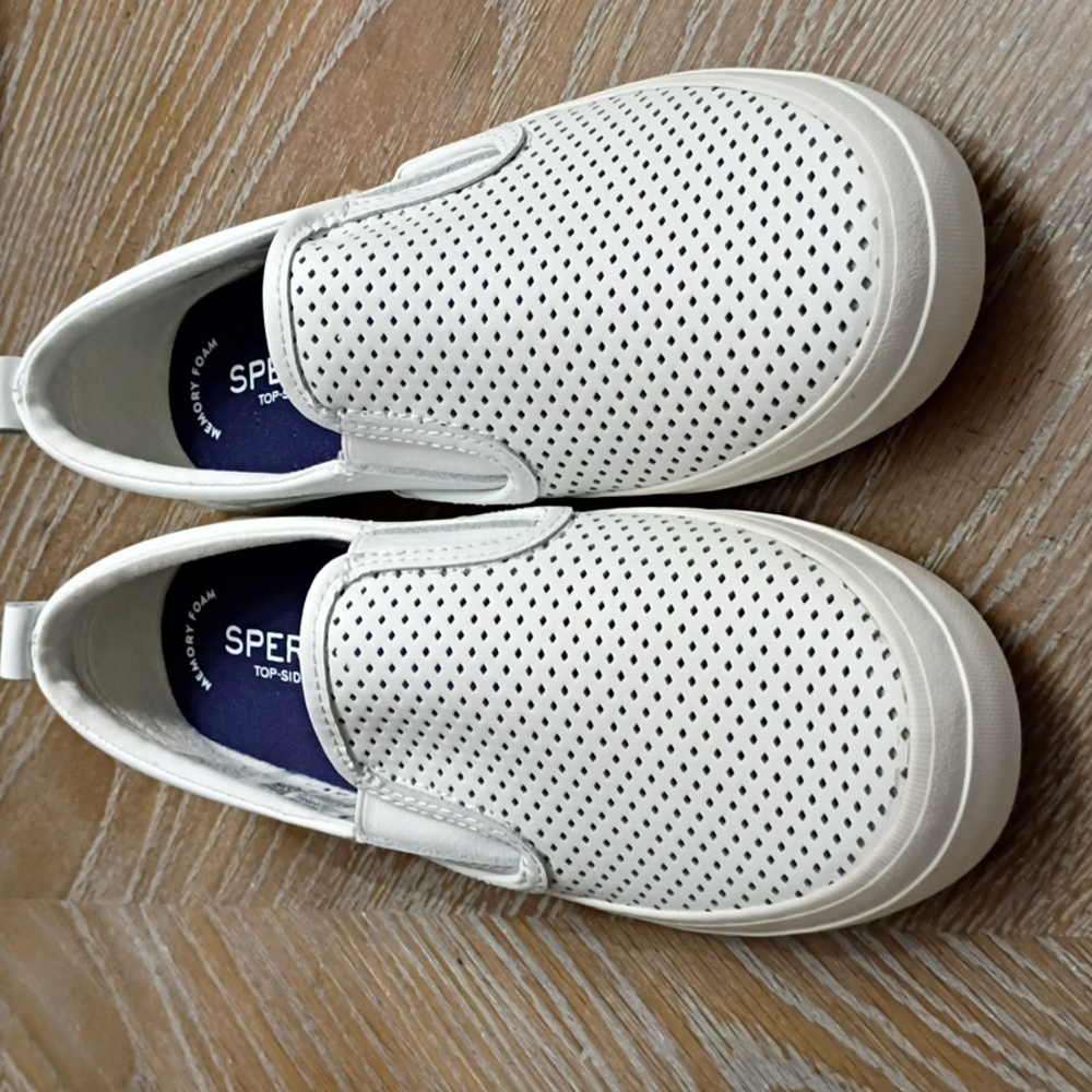 Sperry Crest Slip On Perf White Boat Shoes Women's Sz 6.5 - Picture 3 of 8